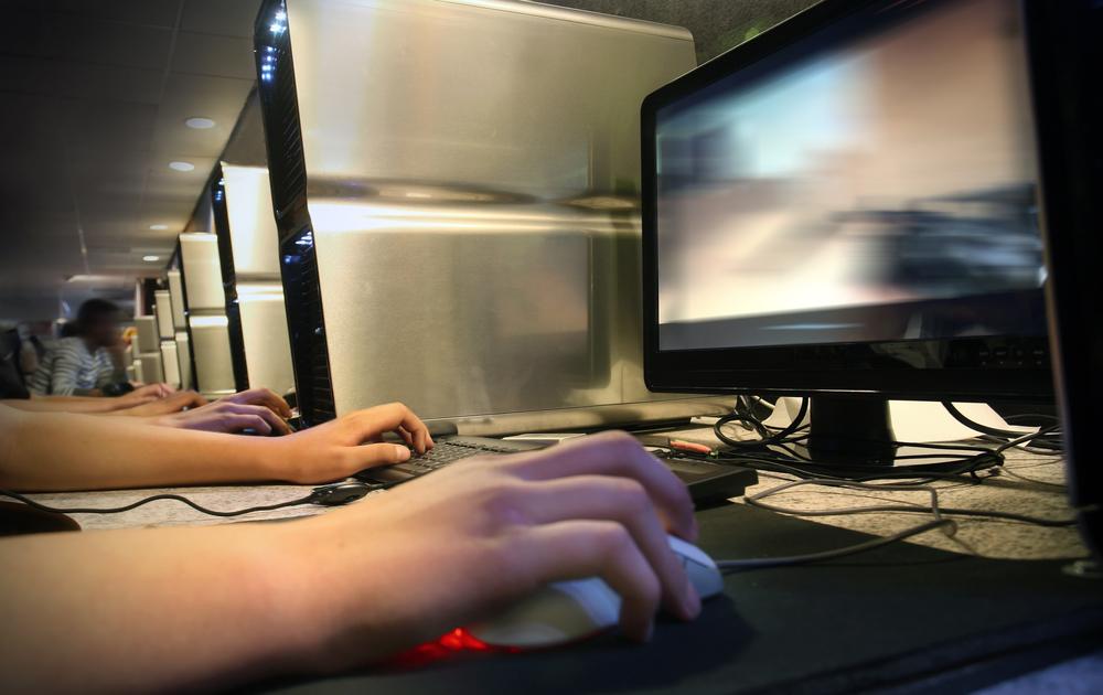 Aiming in FPS Games Aiming in FPS Games